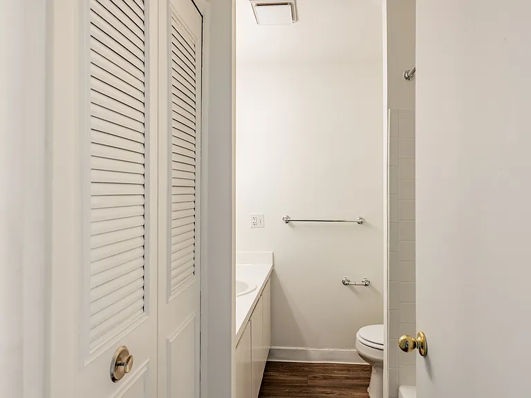Riverside Village Apartments — Photo 22