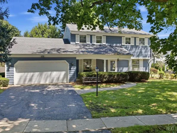 207 West St, Geneva, IL 60134