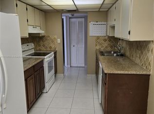 1301 NE 7th St APT 207, Hallandale, FL 33009