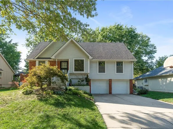 2409 NW 11th Street Ter, Blue Springs, MO 64015