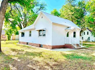 803 B St, Benkelman, NE 69021