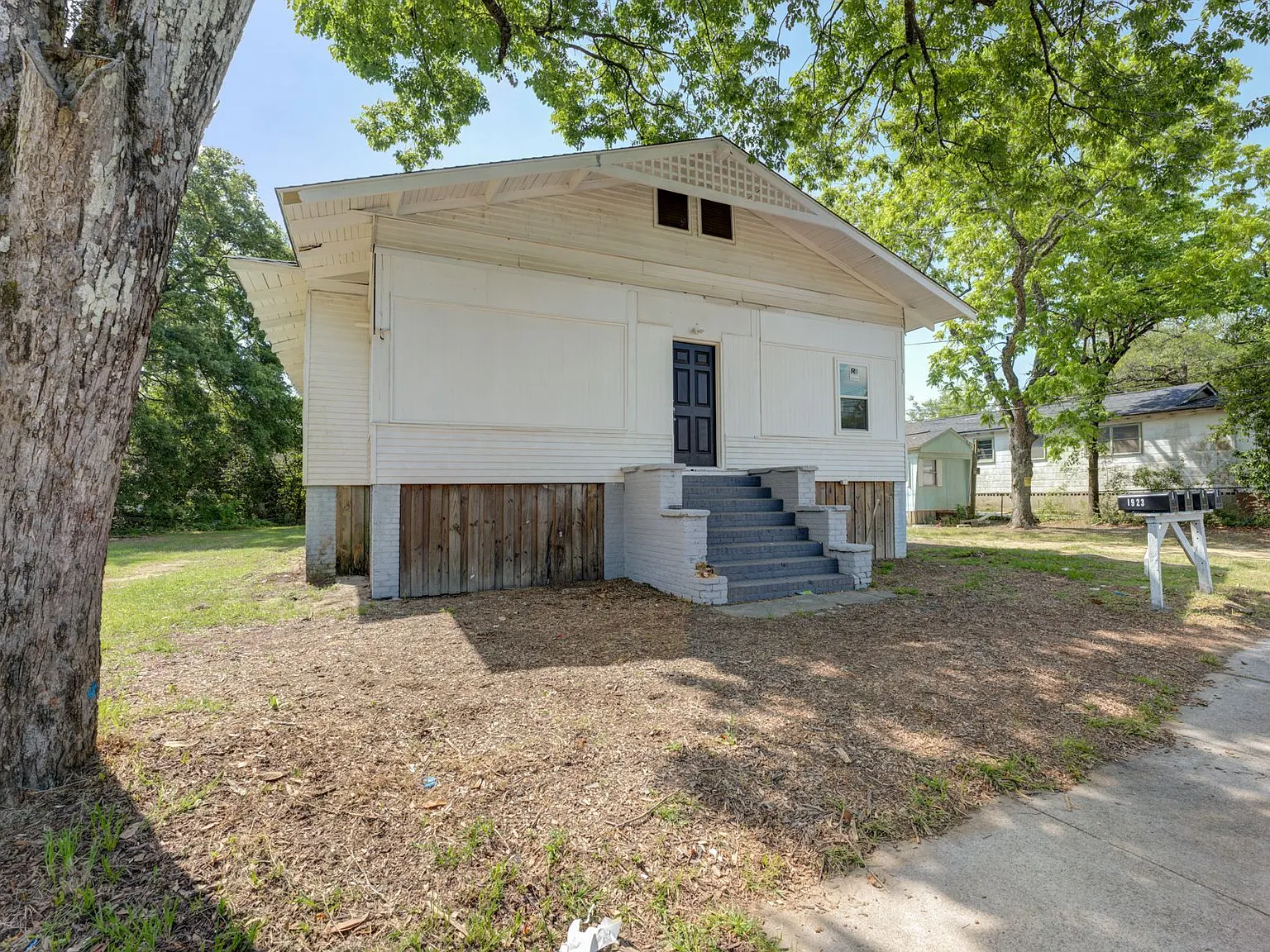 2 bed, 900 sqft, $1,300 — Photo 1