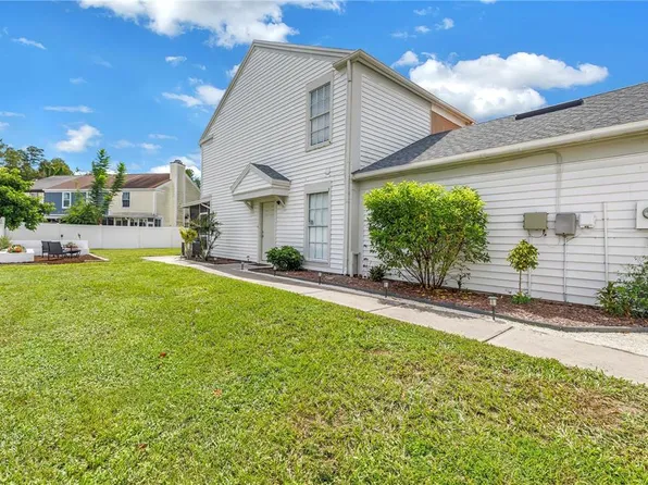 6240 OAK CLUSTER CIRCLE, TAMPA, FL 33634