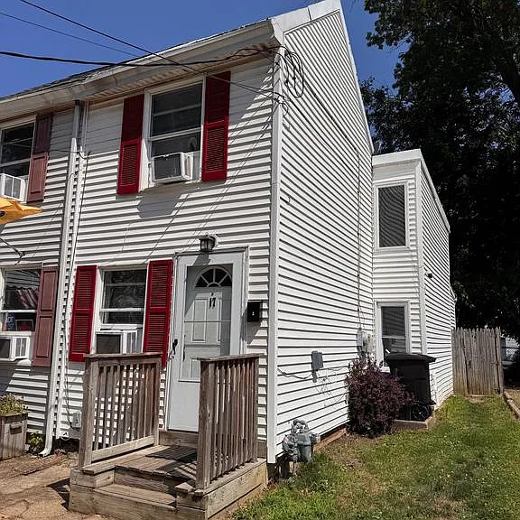 17 West St — Photo 1