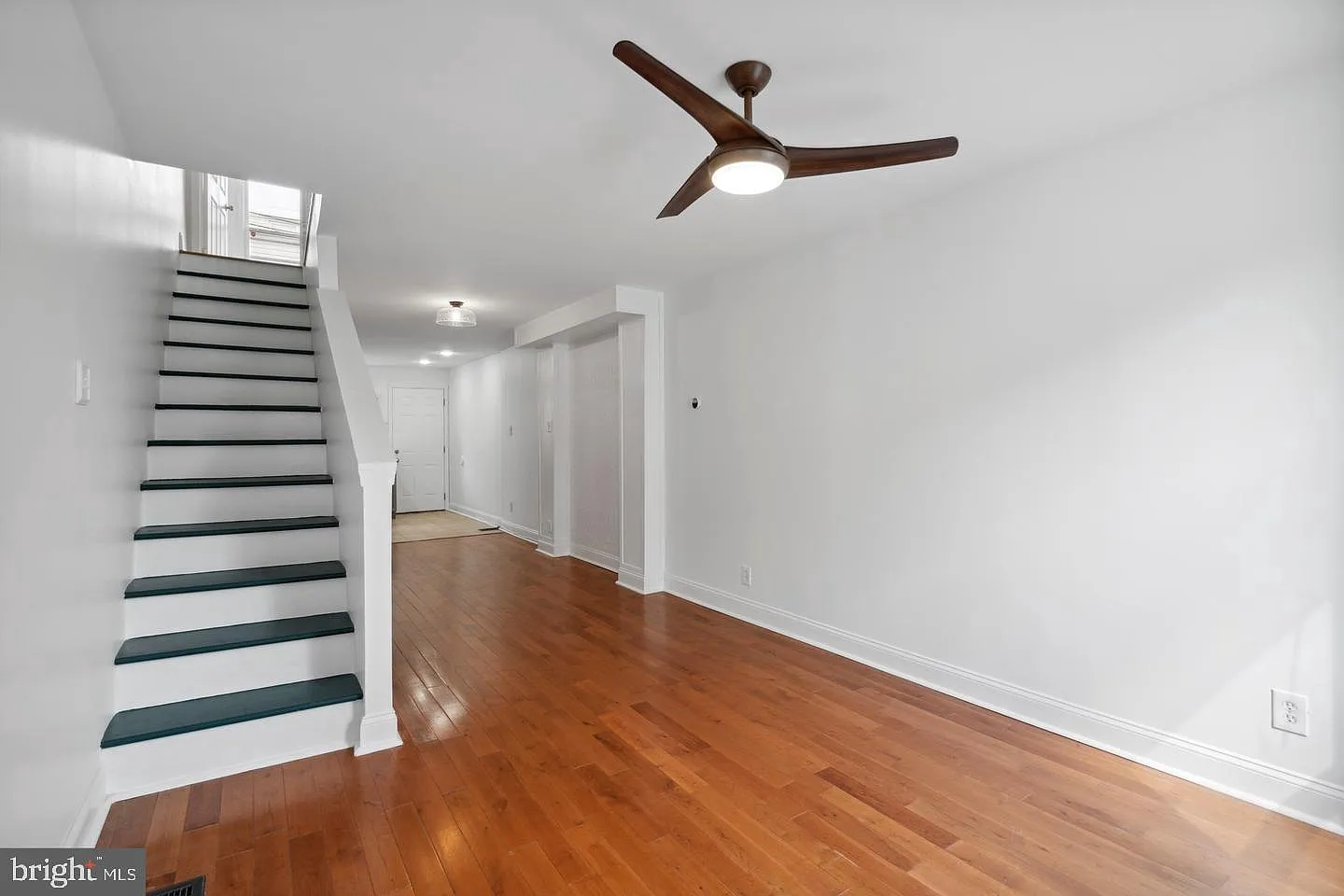 2 bed, 864 sqft, $1,945 — Photo 4