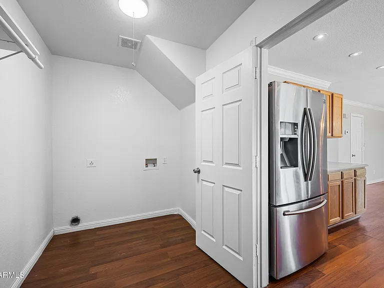 210 E Jasper Ct — Photo 26
