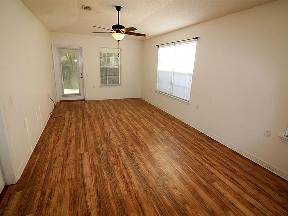 2nd image of 2487 Trailwood Dr