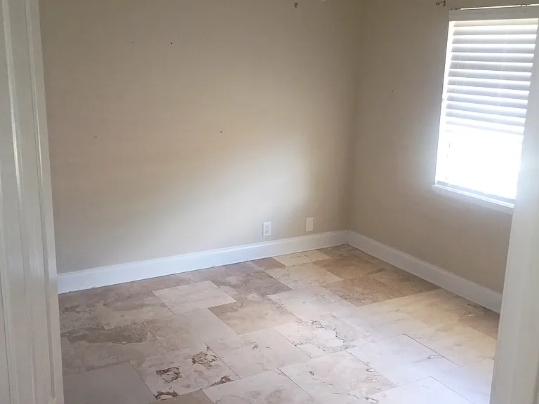 920 S Heron Cir — Photo 4