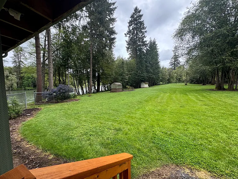 15928 N Umpqua Hwy — Photo 18