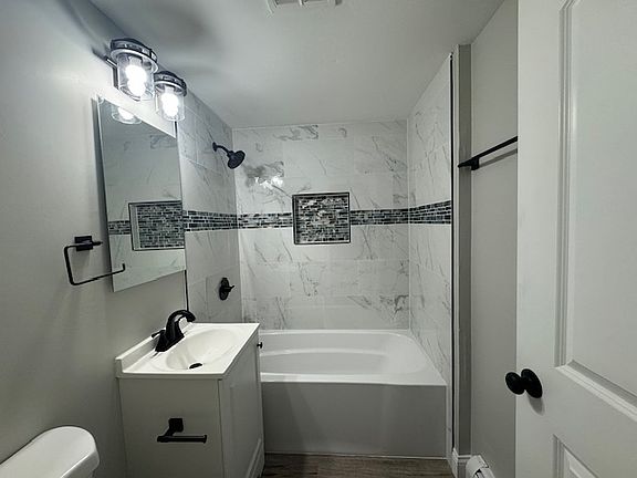 4th image of 1704 Indianapolis Blvd #4