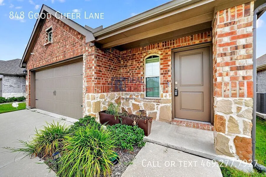 Comfort, Convenience & Community Welcome Home to Lavon — Photo 3