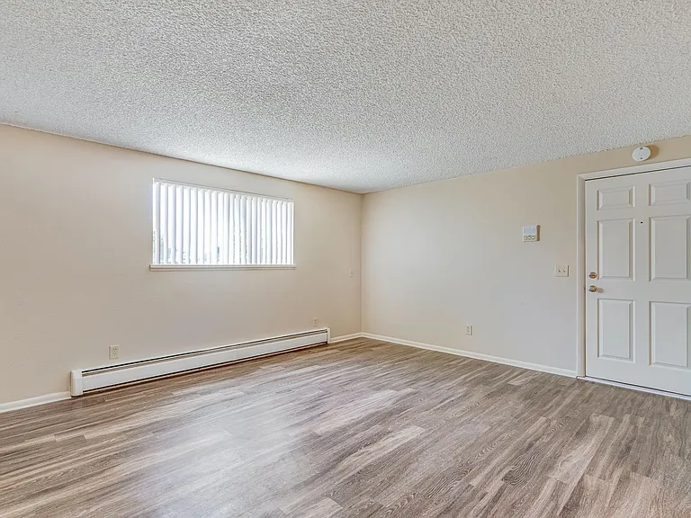 Woodridge Apartments — Photo 25