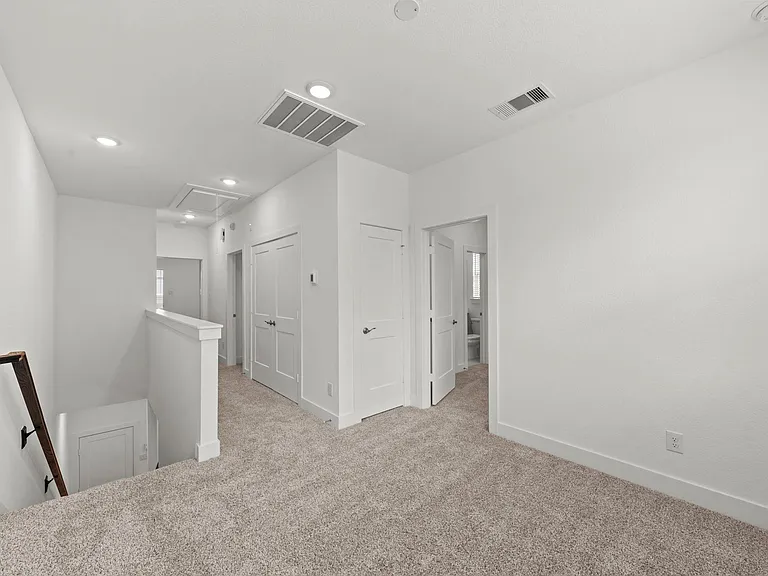 527 Park Hill Ct — Photo 11