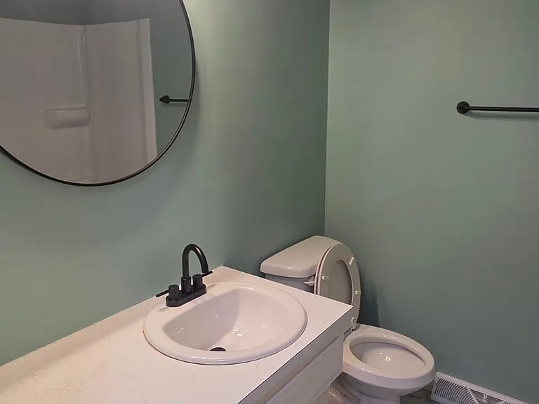 8021 E Clay St — Photo 3