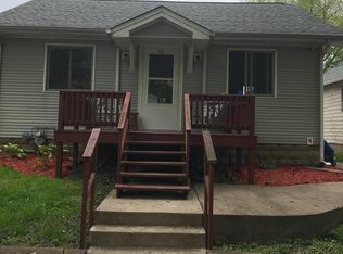 3125 N 3rd St, Clinton, IA 52732