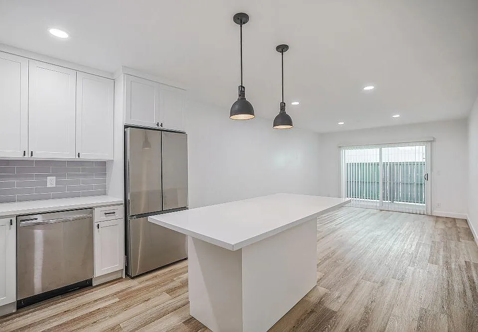 San Pasqual Apartments