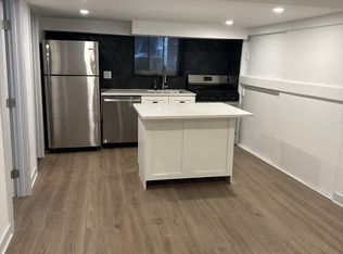 921 W Cullom Ave, Chicago, IL 60613