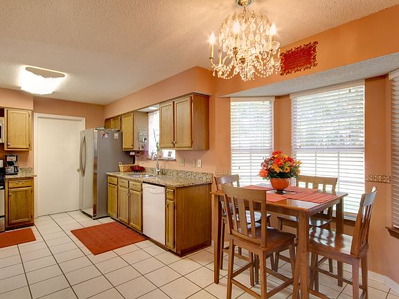 5th image of 10140 Sugar Creek Cir