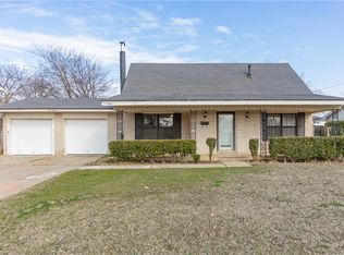 311 NE 18th St, Moore, OK 73160