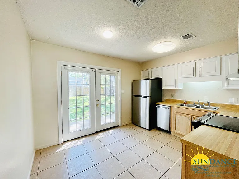 632 Carnathan Ct — Photo 5