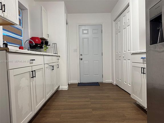5th image of 822 Lemon Ave