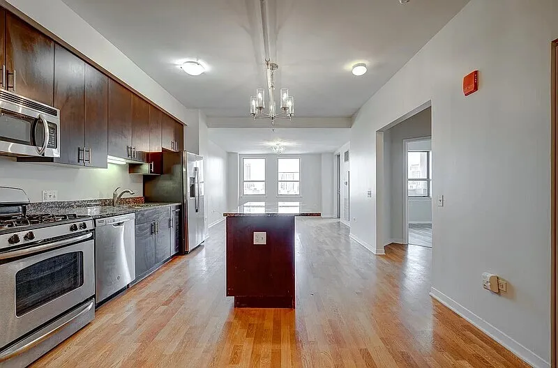 1 bed, 1.0 bath, 932 sqft, $1,820 — Photo 4