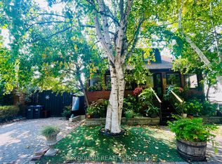 28 John St S, Mississauga, ON L5H 2E4