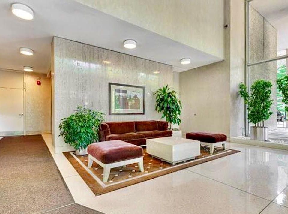 1st image of 70 W Burton Pl APT 2502