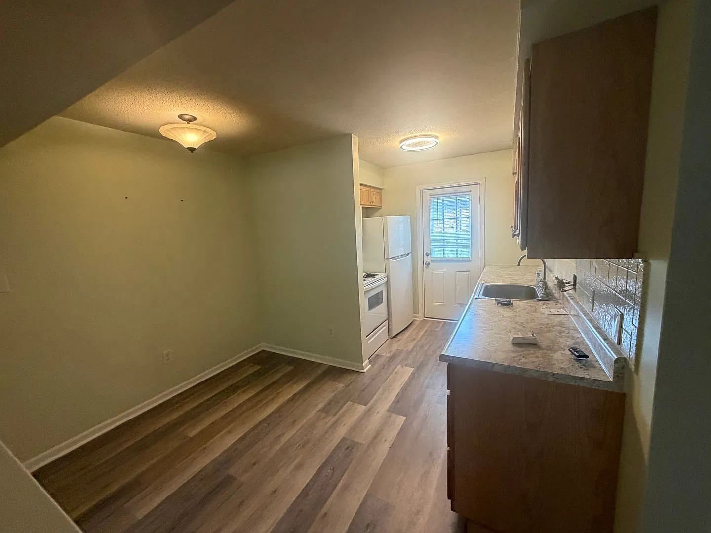 3BR/1BA/1 car garage - duplex unit — Photo 3