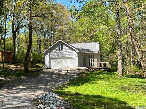 61 Deepwoods Dr, Union Grove, AL 35175