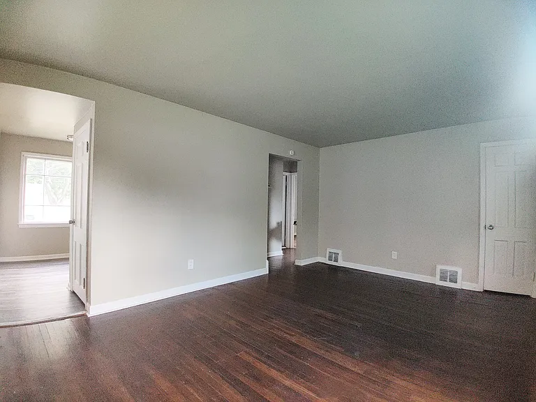 12605 Shady Oak Blvd — Photo 7