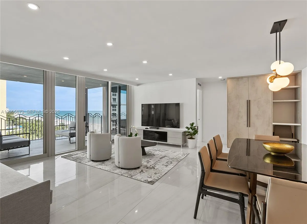 Building Photo - 1500 Ocean Dr #1003