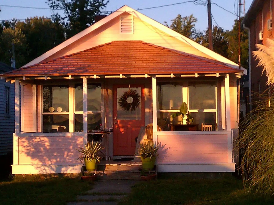 2002 Beach Ave