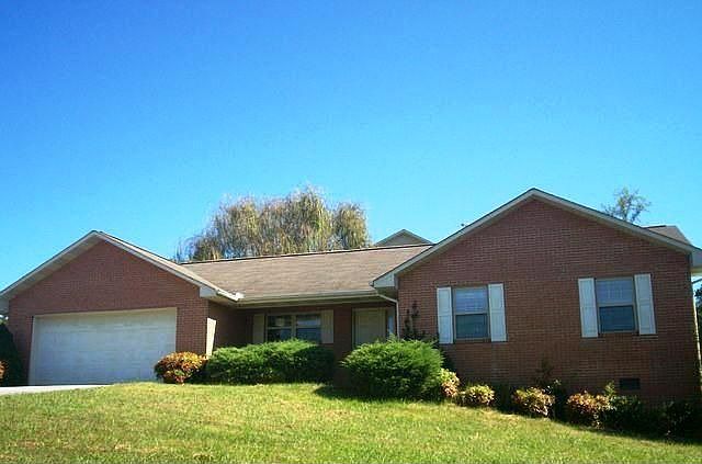 1st image of 218 Basilfield Dr