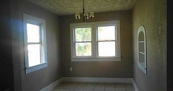 2nd image of 1201 S Lincoln St