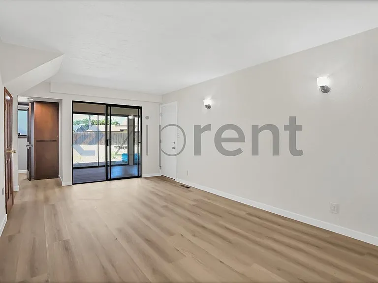 1196 Robinson Ct — Photo 14