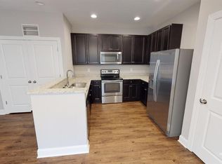 910 Chaney Rd #102, Raleigh, NC 27606