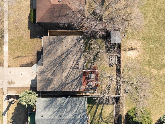 3rd image of 708 E 15th St
