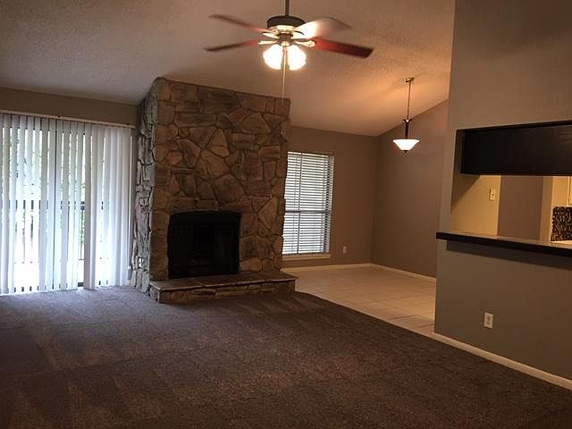 1st image of 17401 Red Oak Dr