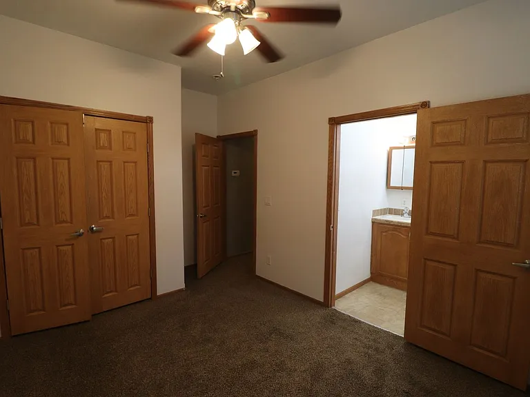 2116 Thompson Dr — Photo 29