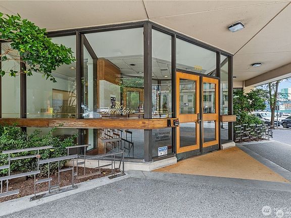 3rd image of 2201 3rd Avenue #2301