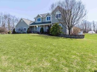 22 Vienna Ct, Burnt Hills, NY 12027
