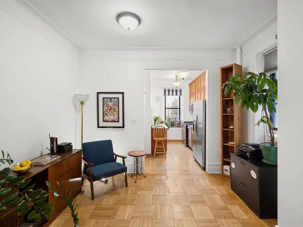 790 Riverside Drive image 6 of 11