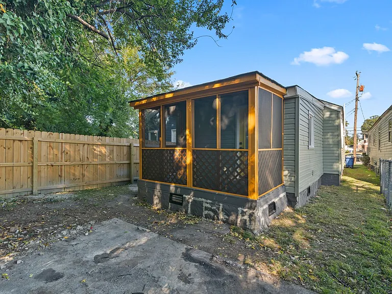 2207 Marshall Ave — Photo 36