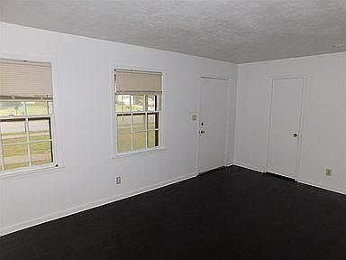 4th image of 5016 Rolling Hills Dr NW