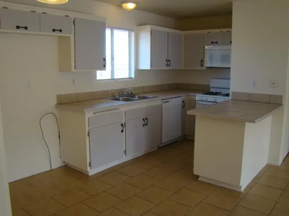 12456 Central Rd, Apple Valley, CA 92308