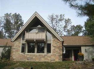 4601 Custer Dr, Harrisburg, PA 17110