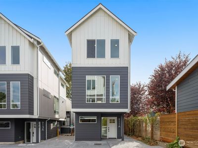 913 N 98th Street #A, Seattle, WA, 98103