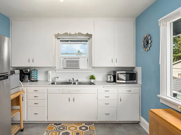 2313 Everett Ave #3 — Photo 6