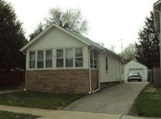 810 Charles St, Aurora, IL 60506